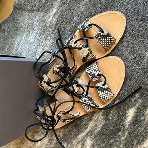 Club Monaco Thais Natural Snake Lace Up Samdals